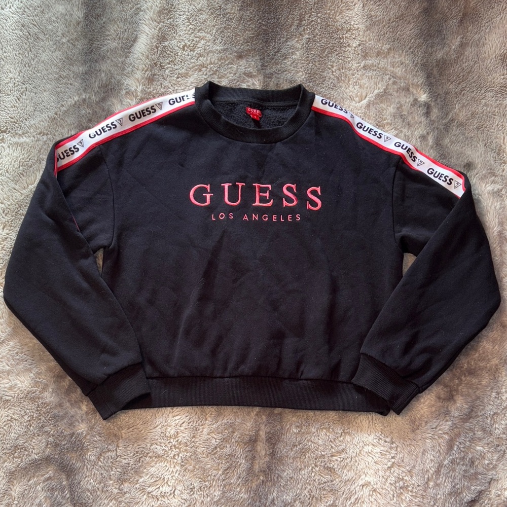 Guess Black Crewneck with Red Accents 🌹